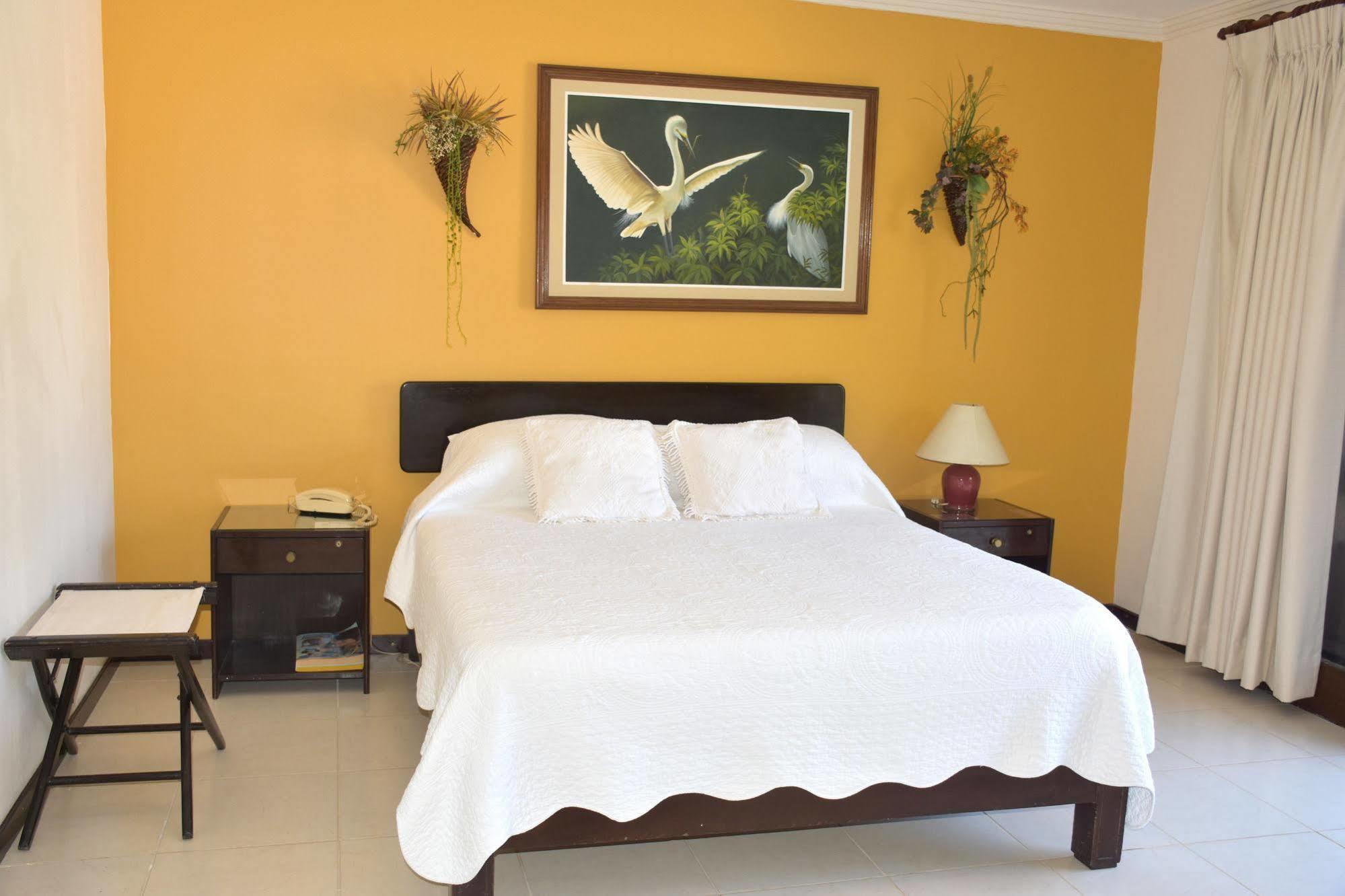 Hotel Sirari By Regina Santa Cruz de La Sierra Esterno foto